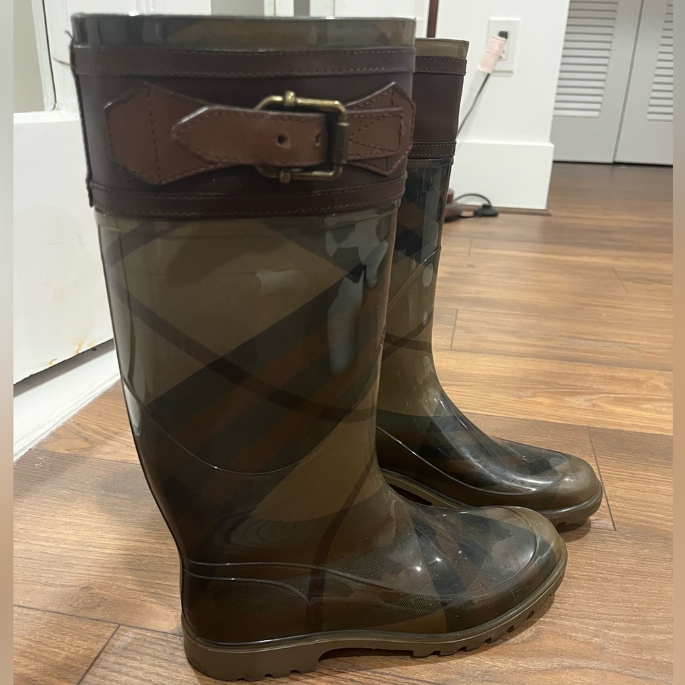 Burberry Rain Boots - Picture 6 of 6